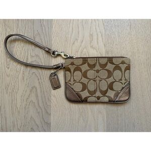 Vintage Coach Signature C Tan Nude Classic Wristlet Wallet With Leather Accent